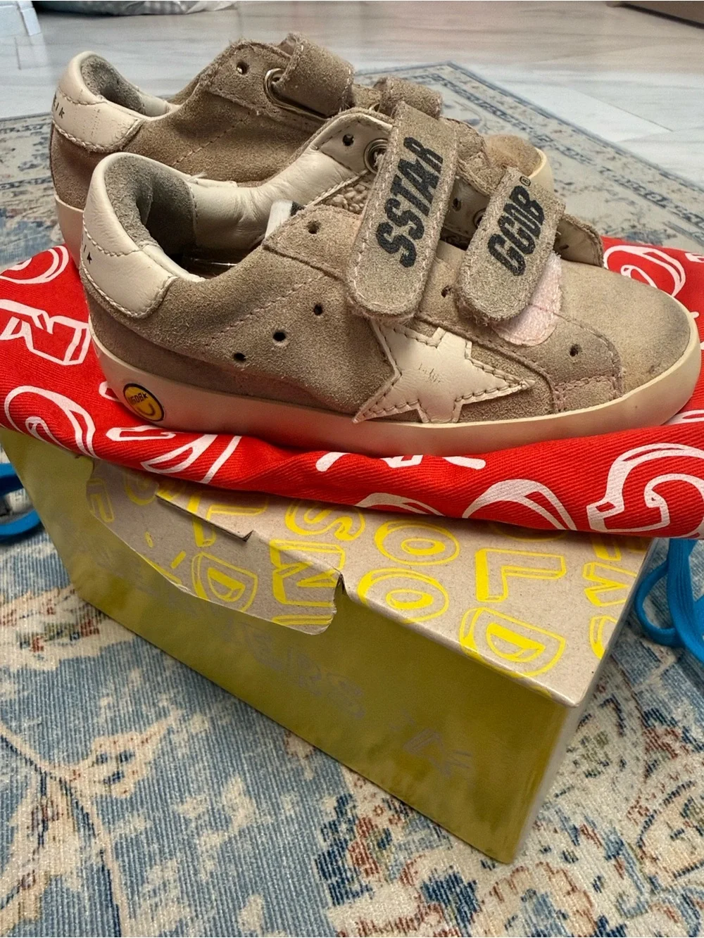 Golden Goose Kids Beige Suede Velcro Sneakers with Cream Star